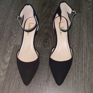Pointed toe Black Heels